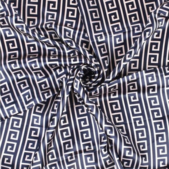 Geometric Patterned Silk  Feel Scarf - Picture 3 of 7